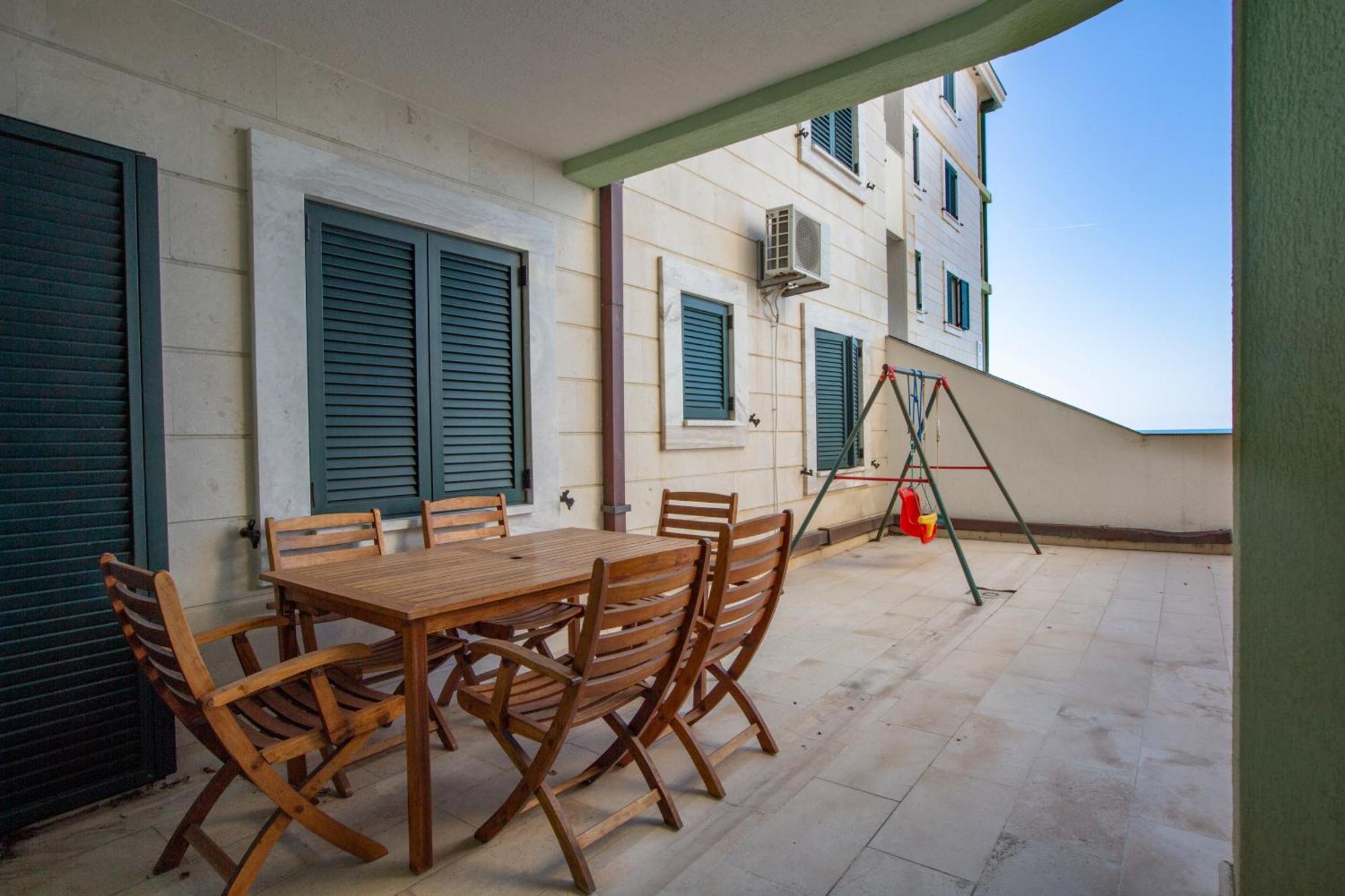 Montesan Luxury Apartment Beach Front Sveti Stefan Exterior photo
