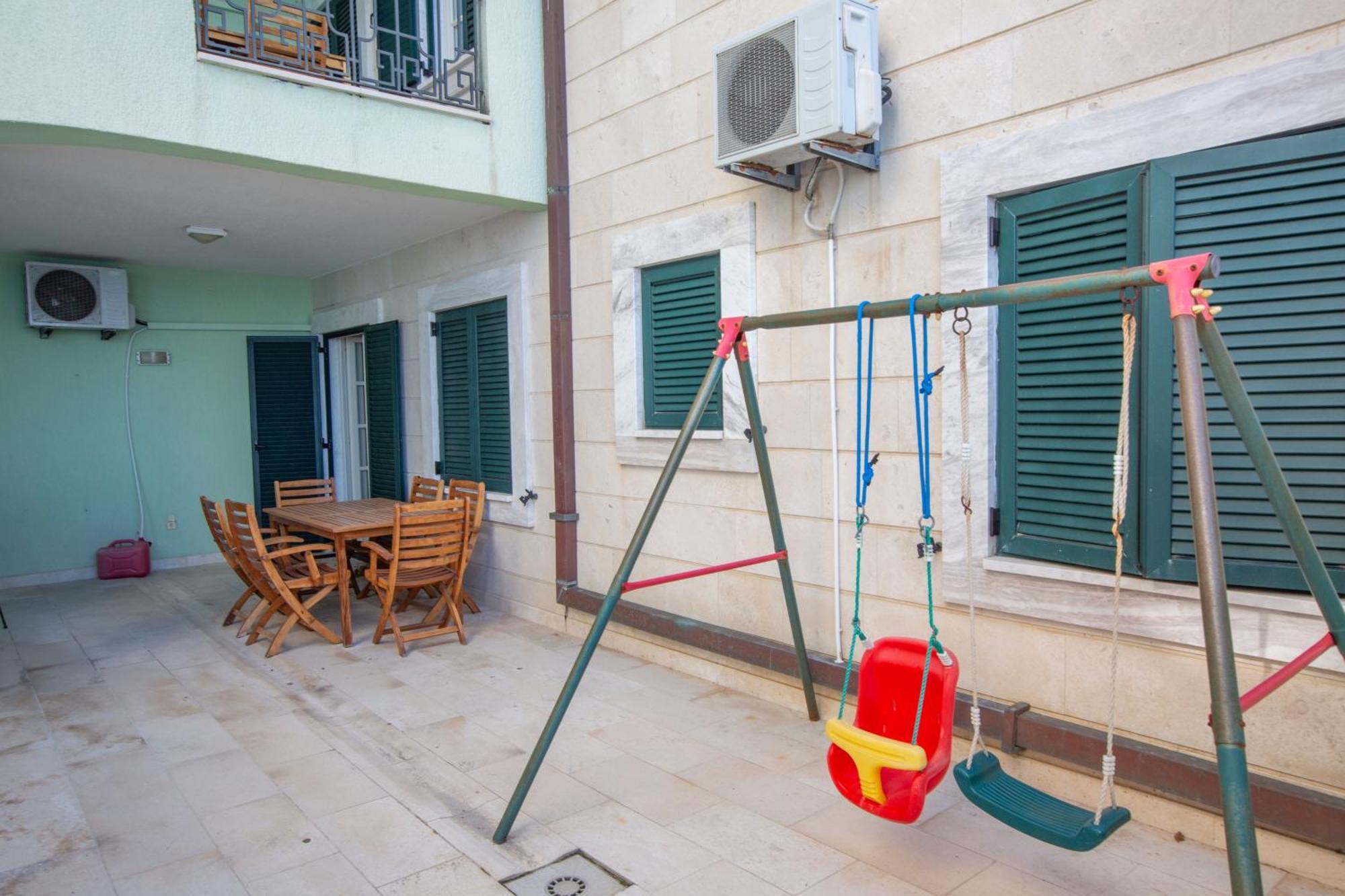 Montesan Luxury Apartment Beach Front Sveti Stefan Exterior photo