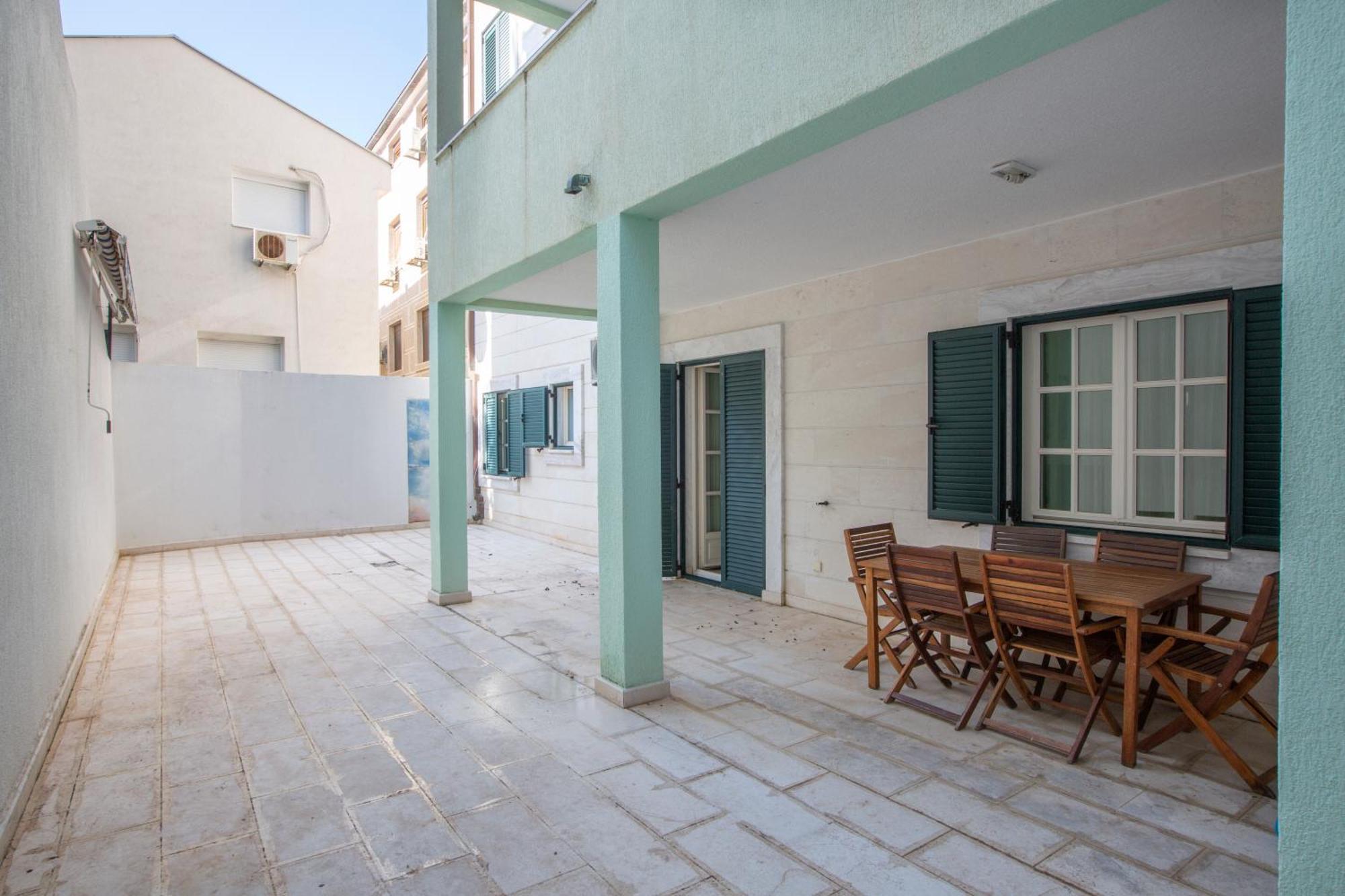 Montesan Luxury Apartment Beach Front Sveti Stefan Exterior photo