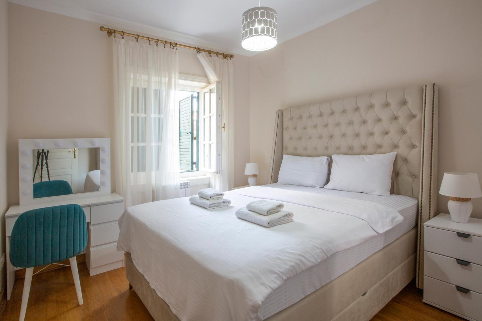 Montesan Luxury Apartment Beach Front Sveti Stefan Exterior photo
