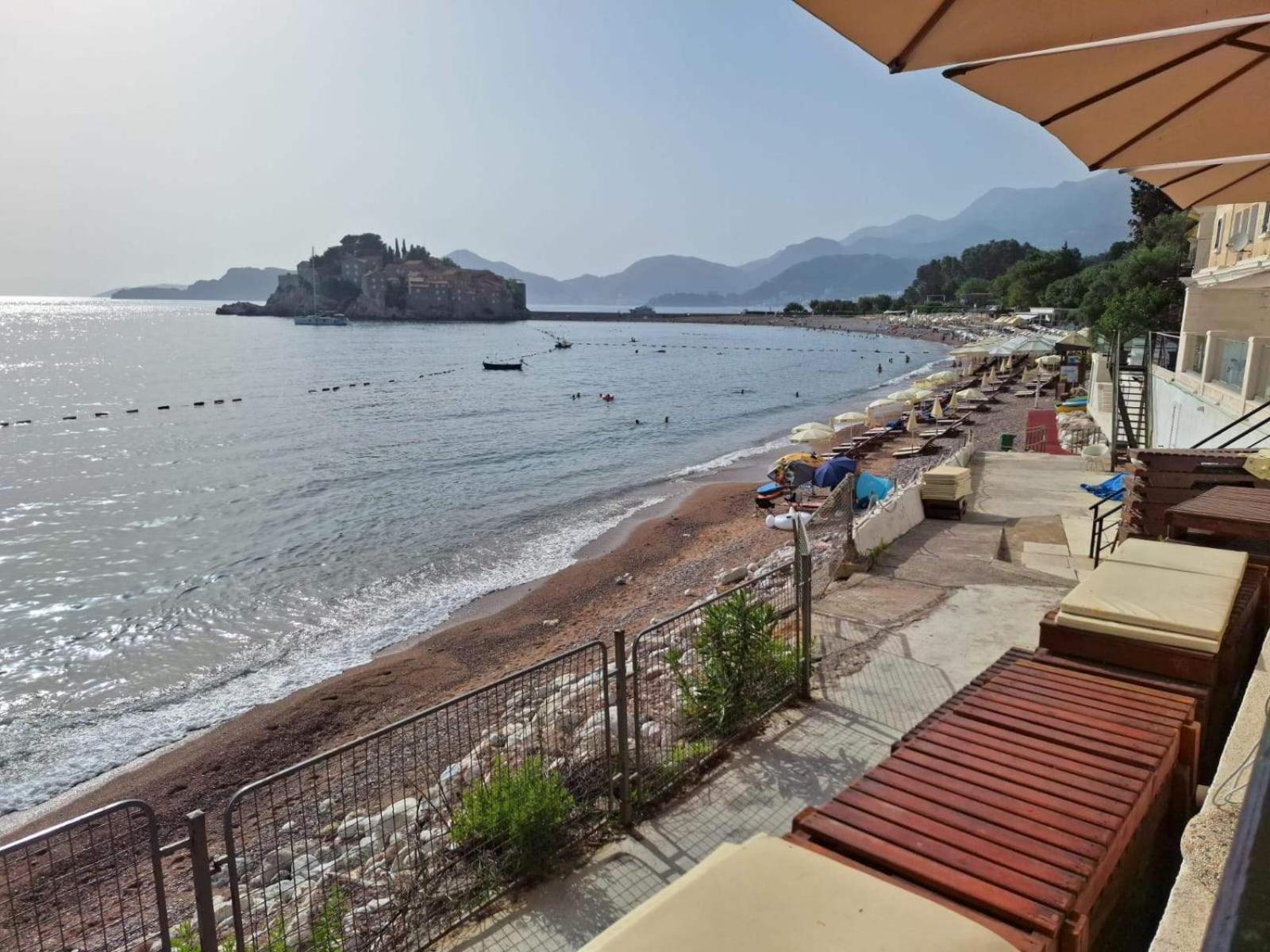 Montesan Luxury Apartment Beach Front Sveti Stefan Exterior photo