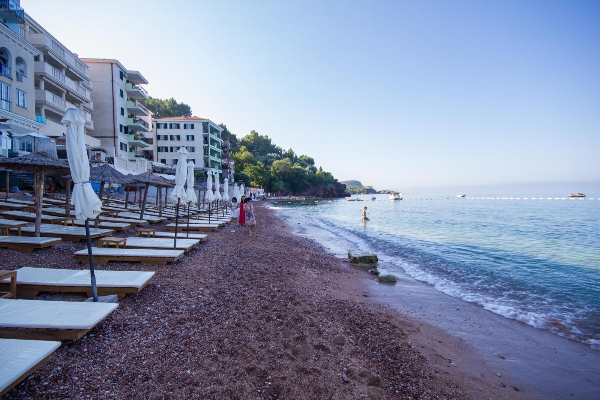 Montesan Luxury Apartment Beach Front Sveti Stefan Exterior photo