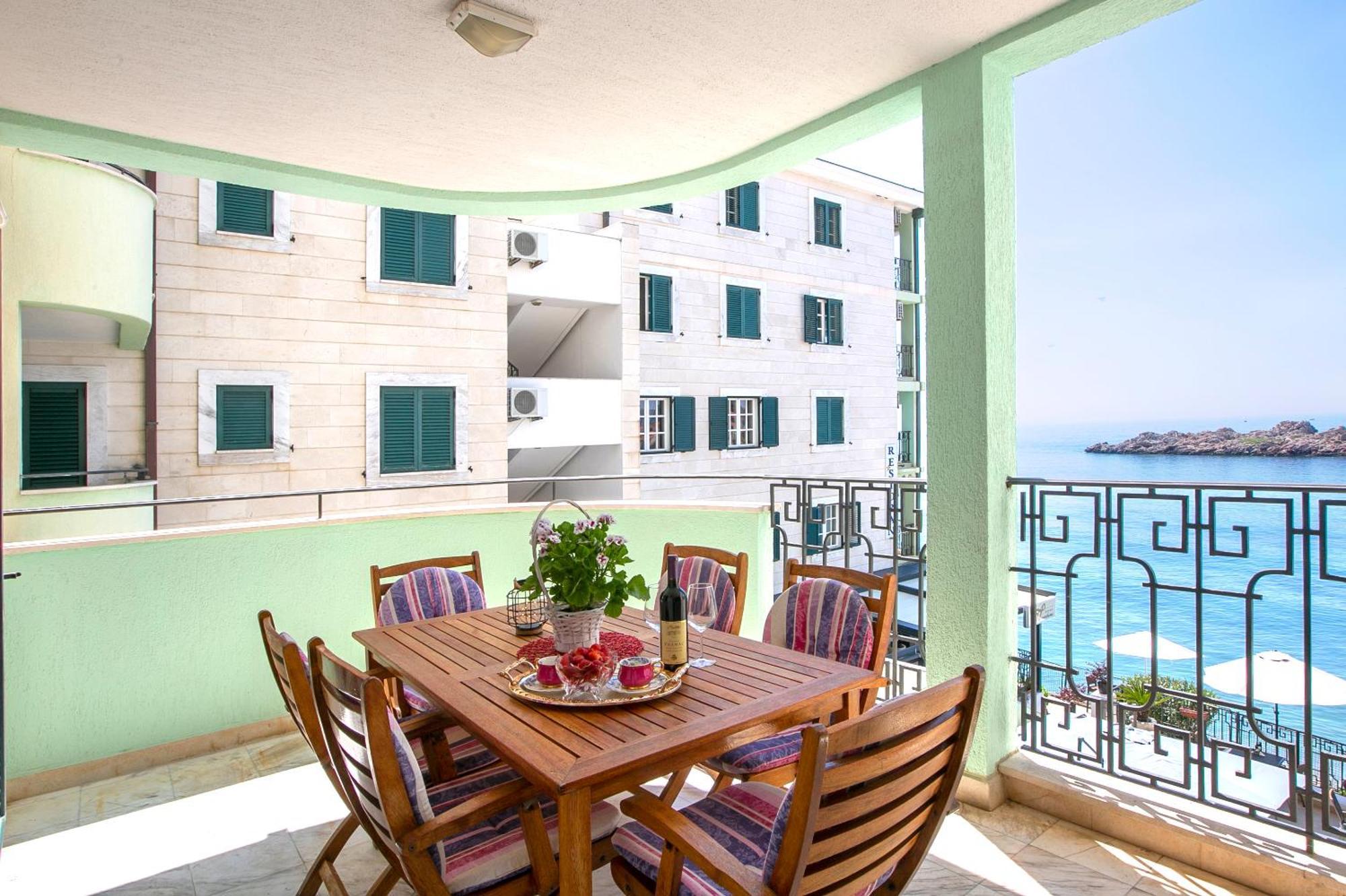 Montesan Luxury Apartment Beach Front Sveti Stefan Exterior photo