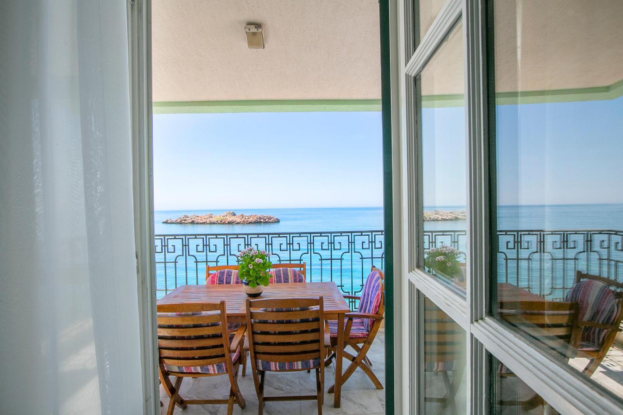 Montesan Luxury Apartment Beach Front Sveti Stefan Exterior photo